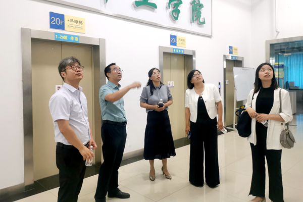 参观甘肃农业大学黄色导航
教学科研平台_副本.jpg