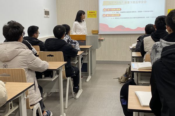 1e894a91697f49a9bac262cf64ffad6e.jpg 20级宣讲活动现场.jpg